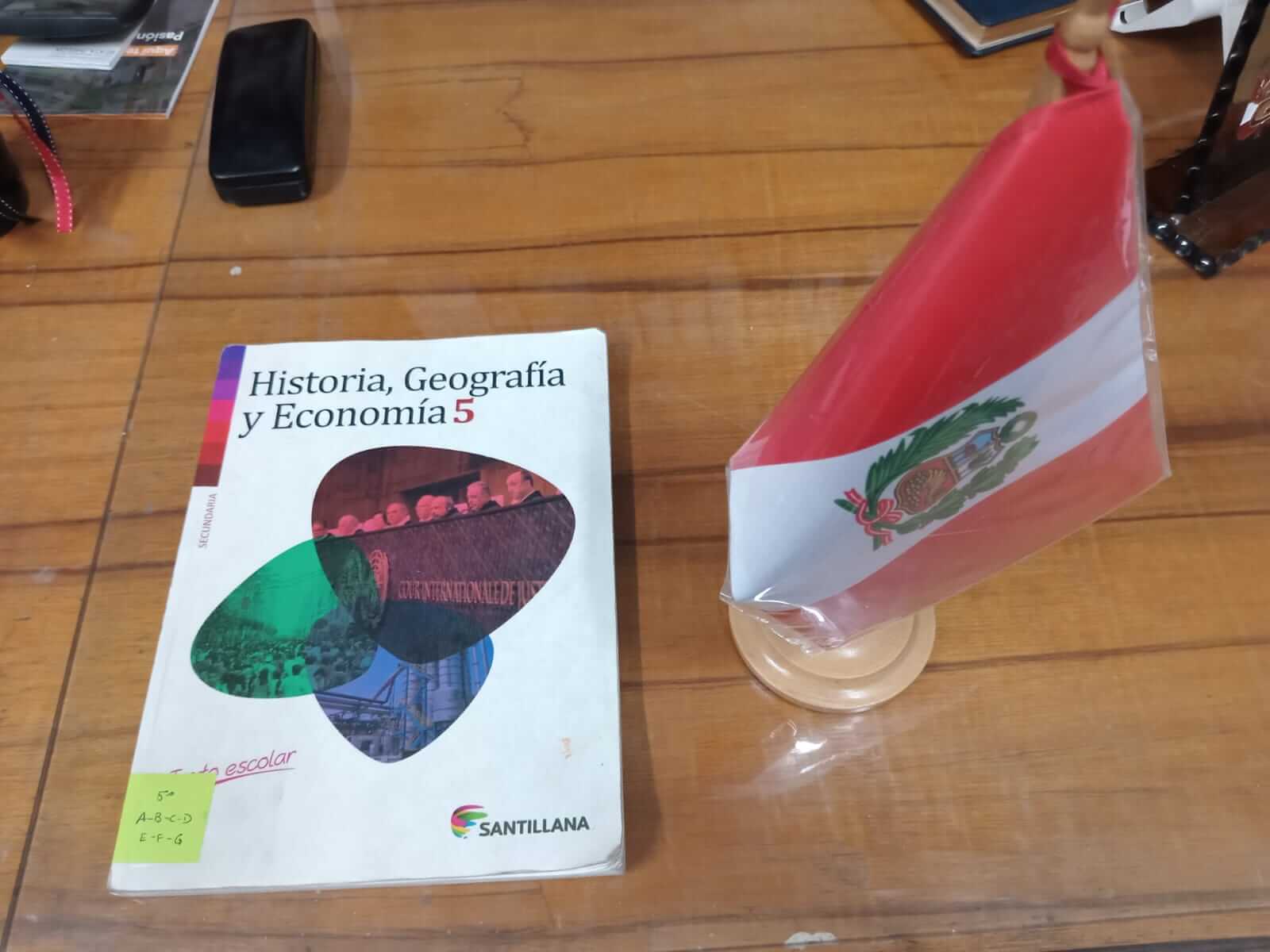 Memoria en disputa: Bancadas conservadoras buscan intervenir textos de